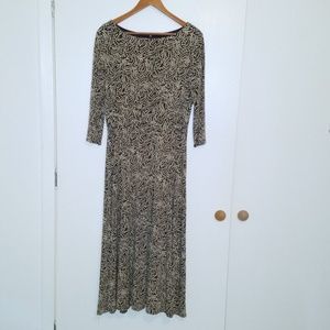 Beautiful and Flattering Dress.  Size: 14